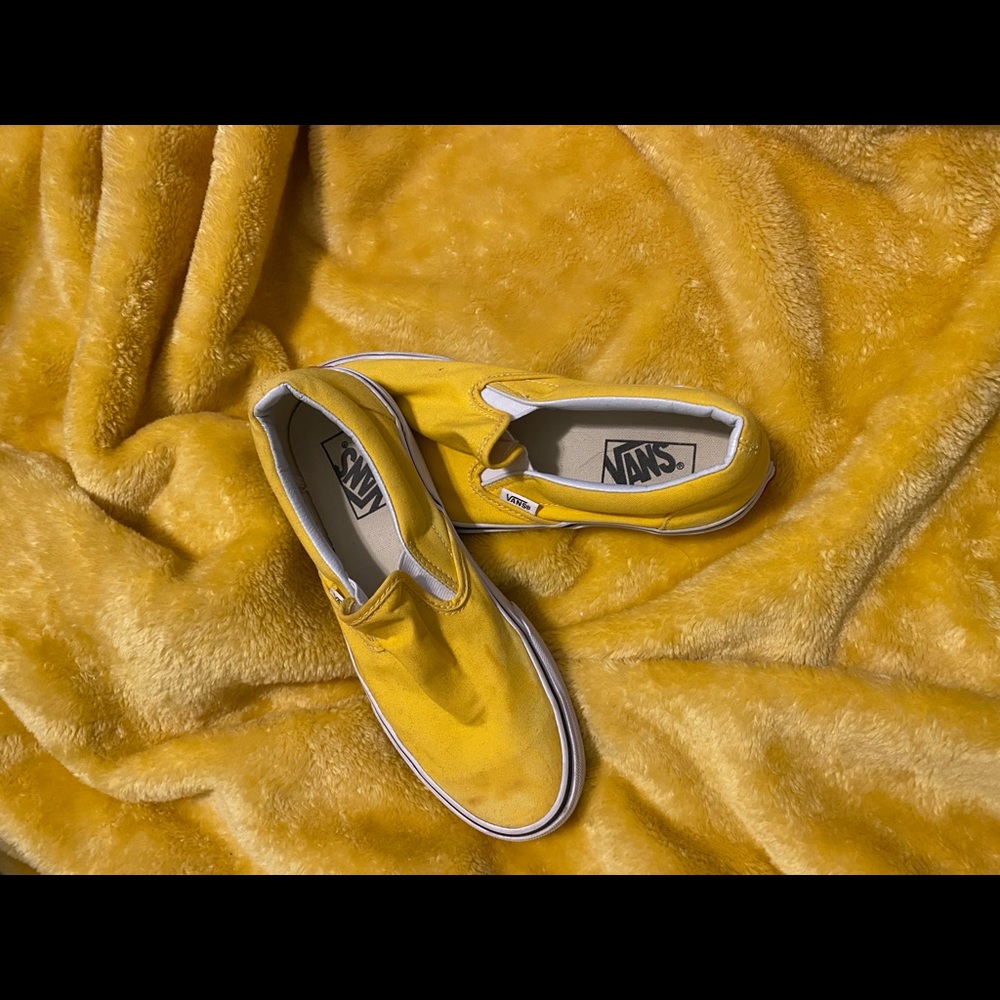 LOW TOP YELLOW VANS